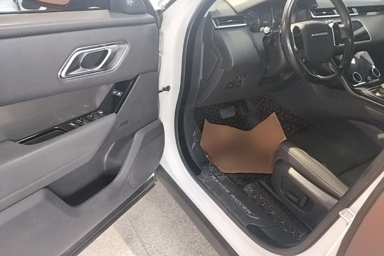 Used Land Rover Range Velar 2019 250 PS Driver Seat