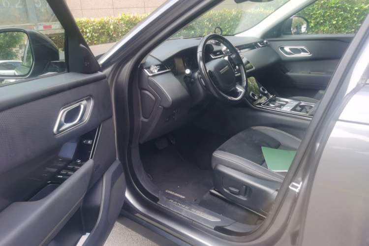 Used Land Rover Range Velar 2019 250 PS Driver Seat