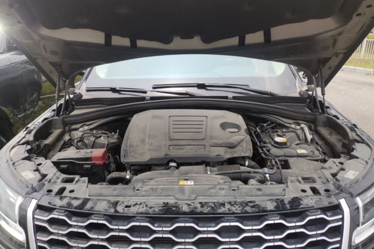 Used Land Rover Range Velar 2019 250 PS Engine Bay