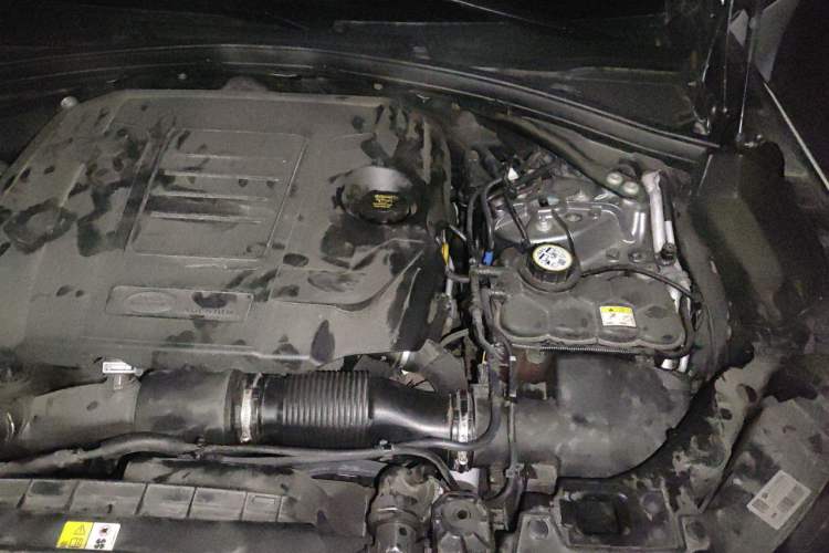 Used Land Rover Range Velar 2019 250 PS Engine Bay Left
