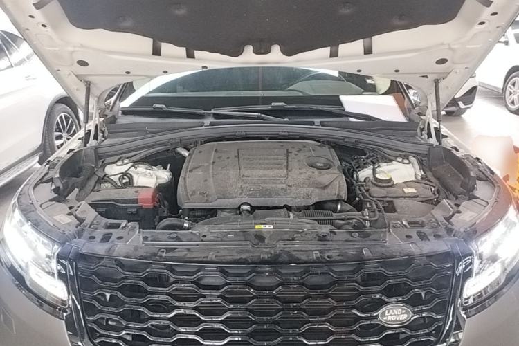 Used Land Rover Range Velar 2019 250 PS Engine Bay