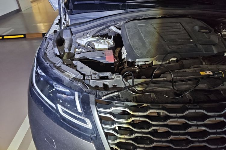 Used Land Rover Range Velar 2019 250 PS R-DYNAMIC S Engine Bay Right