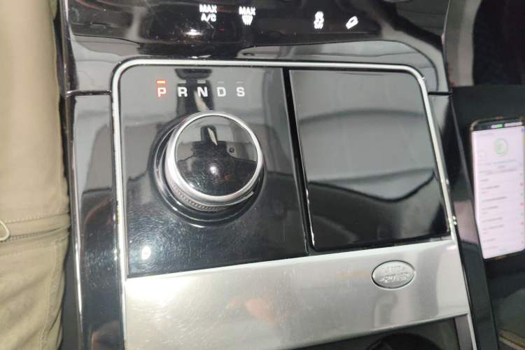 Used Land Rover Range Velar 2019 250 PS Gear Lever
