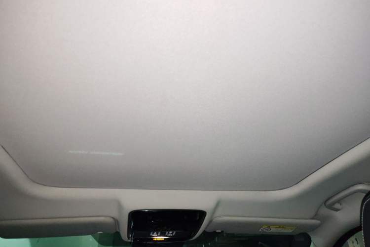 Used Land Rover Range Velar 2019 250 PS Headliner