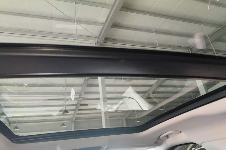 Used Land Rover Range Velar 2019 250 PS Headliner