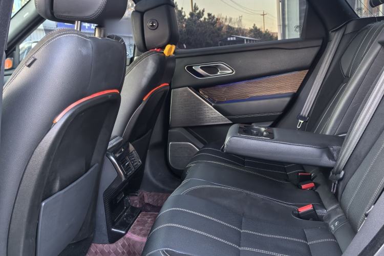 Used Land Rover Range Velar 2019 380 PS R-DYNAMIC SE Interior 3