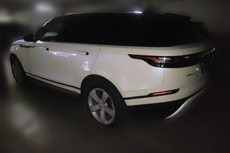 Used Land Rover Range Velar 2019 250 PS Rear Left 45 Deg