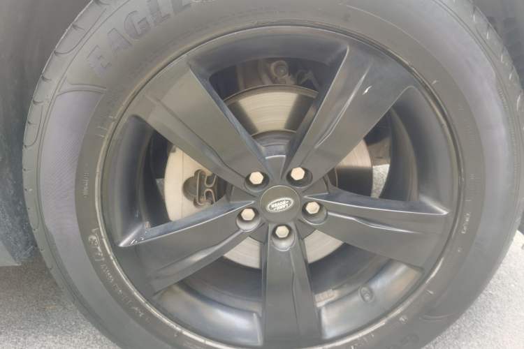 Used Land Rover Range Velar 2019 250 PS Right Front Wheel Hub
