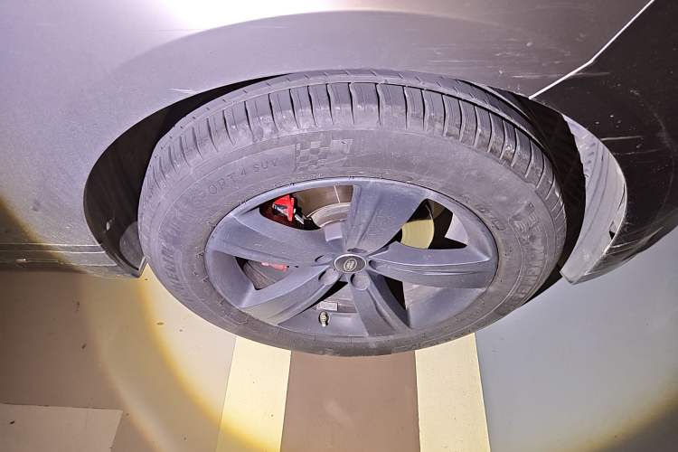 Used Land Rover Range Velar 2019 250 PS R-DYNAMIC S Right Front Wheel Hub