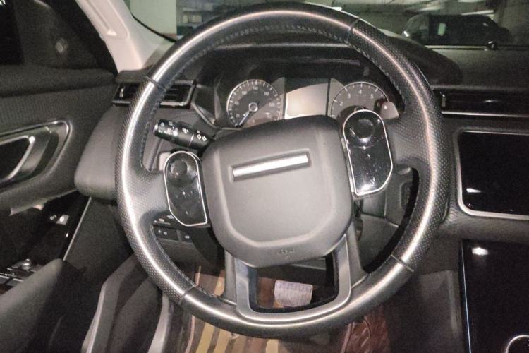 Used Land Rover Range Velar 2019 250 PS Steering Wheel