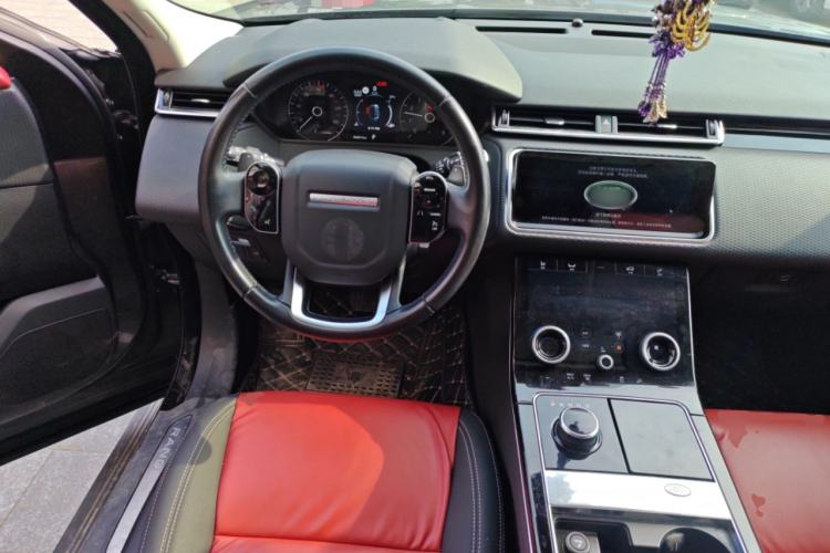 Used Land Rover Range Velar 2019 250 PS Steering Wheel
