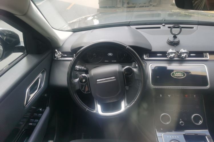 Used Land Rover Range Velar 2019 250 PS Steering Wheel