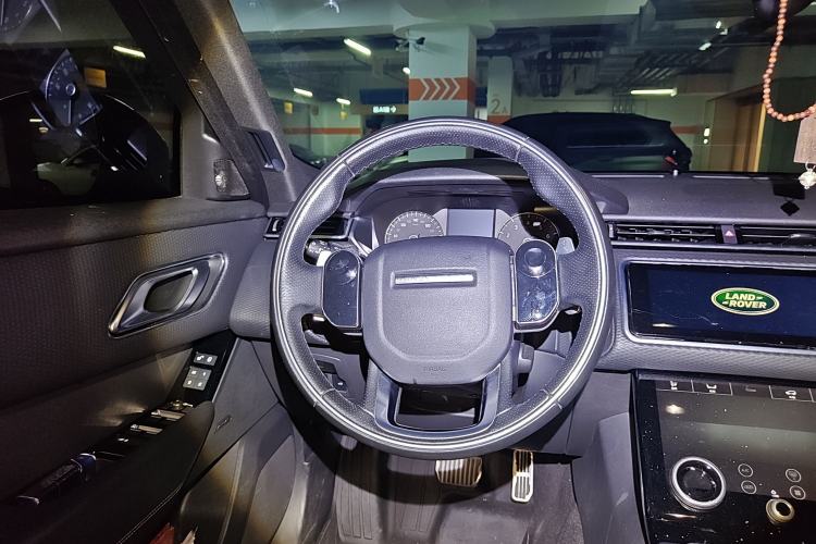 Used Land Rover Range Velar 2019 250 PS R-DYNAMIC S Steering Wheel