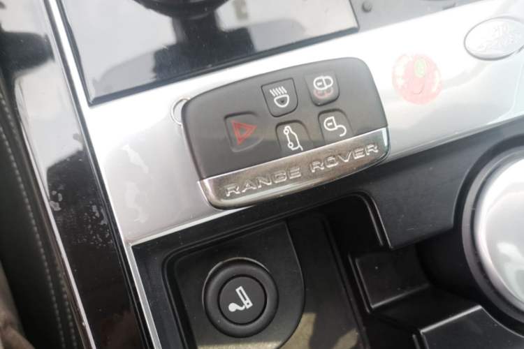 Used Land Rover Range Velar 2019 250 PS Vehicle Key