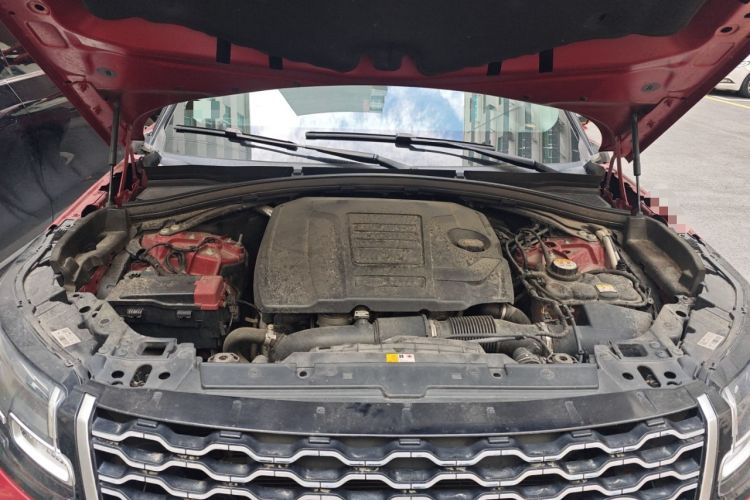 Used Land Rover Range Velar 2019 250 PS Engine Bay