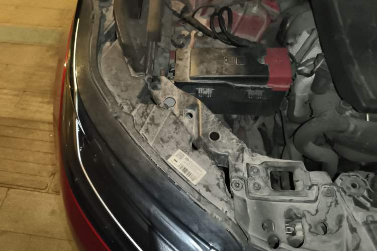 Used Land Rover Range Velar 2019 250 PS Engine Bay Right