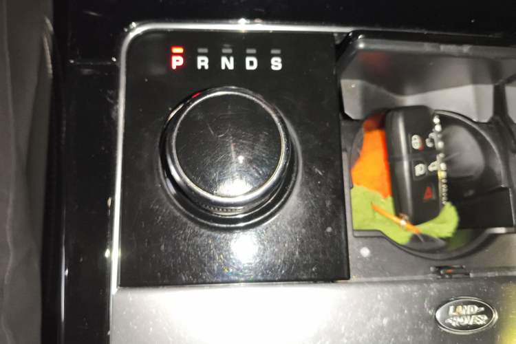 Used Land Rover Range Velar 2019 250 PS Gear Lever