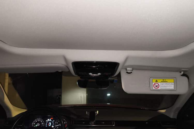 Used Land Rover Range Velar 2019 250 PS Headliner
