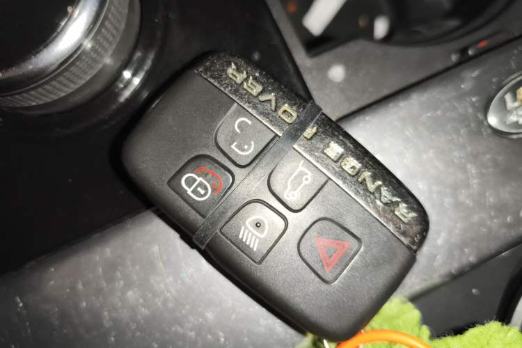 Used Land Rover Range Velar 2019 250 PS Interior 1