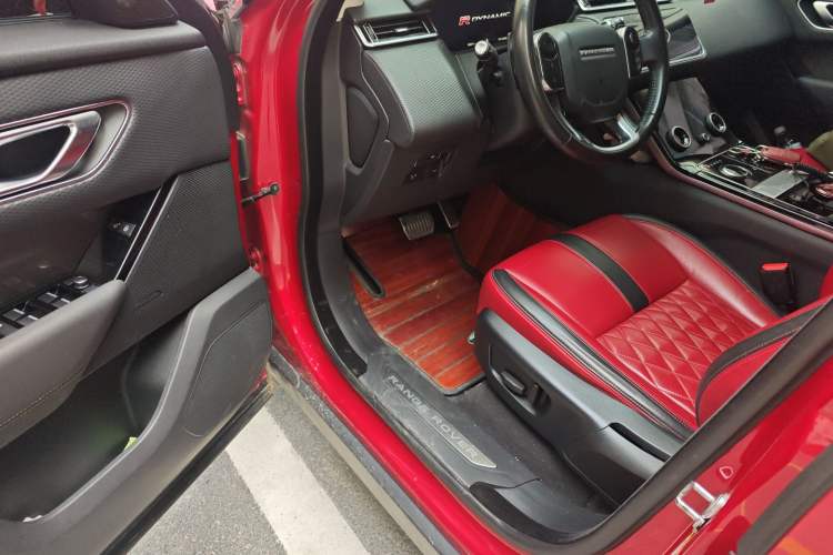 Used Land Rover Range Velar 2019 250 PS Interior 3