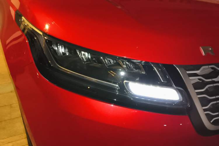Used Land Rover Range Velar 2019 250 PS Right Front Headlight