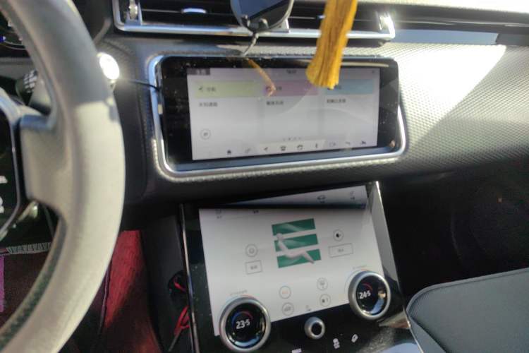 Used Land Rover Range Velar 2019 250 PS Audio And AC Panel