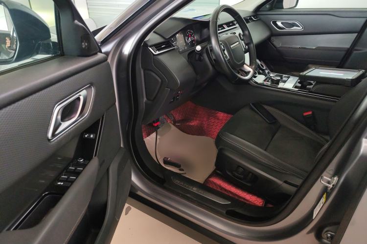 Used Land Rover Range Velar 2019 250 PS Driver Seat