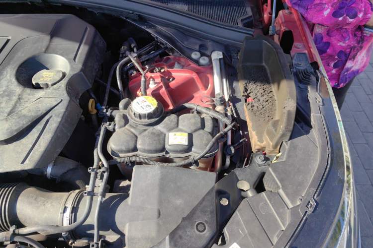 Used Land Rover Range Velar 2019 250 PS Engine Bay Left