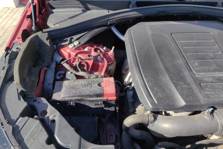 Used Land Rover Range Velar 2019 250 PS Engine Bay Right