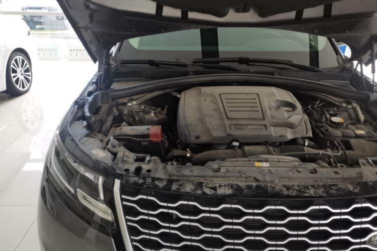 Used Land Rover Range Velar 2019 250 PS Engine Bay Right