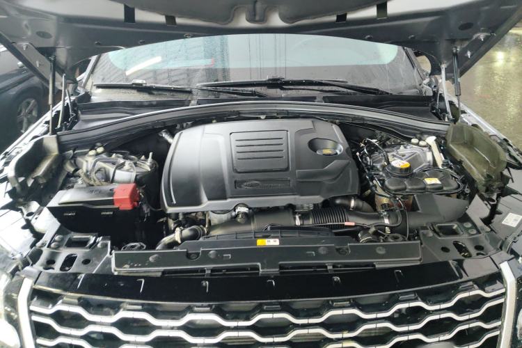 Used Land Rover Range Velar 2019 250 PS Engine Bay