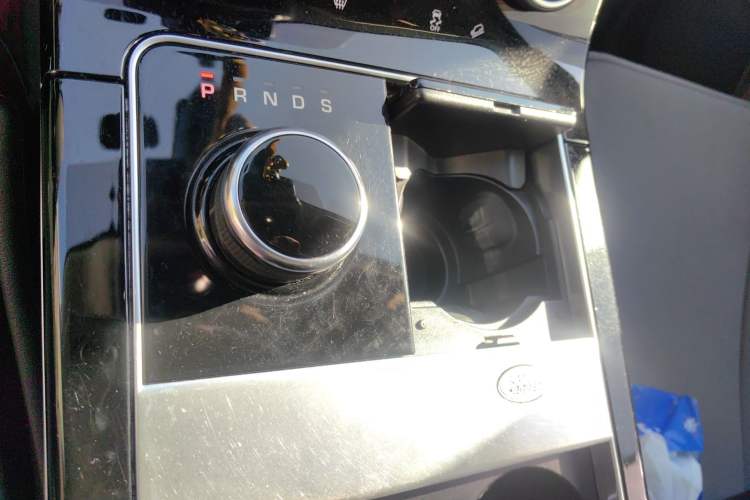 Used Land Rover Range Velar 2019 250 PS Gear Lever