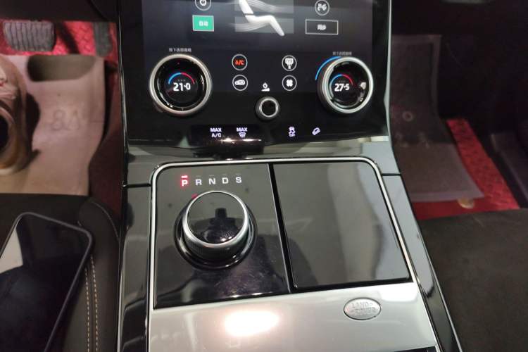 Used Land Rover Range Velar 2019 250 PS Gear Lever