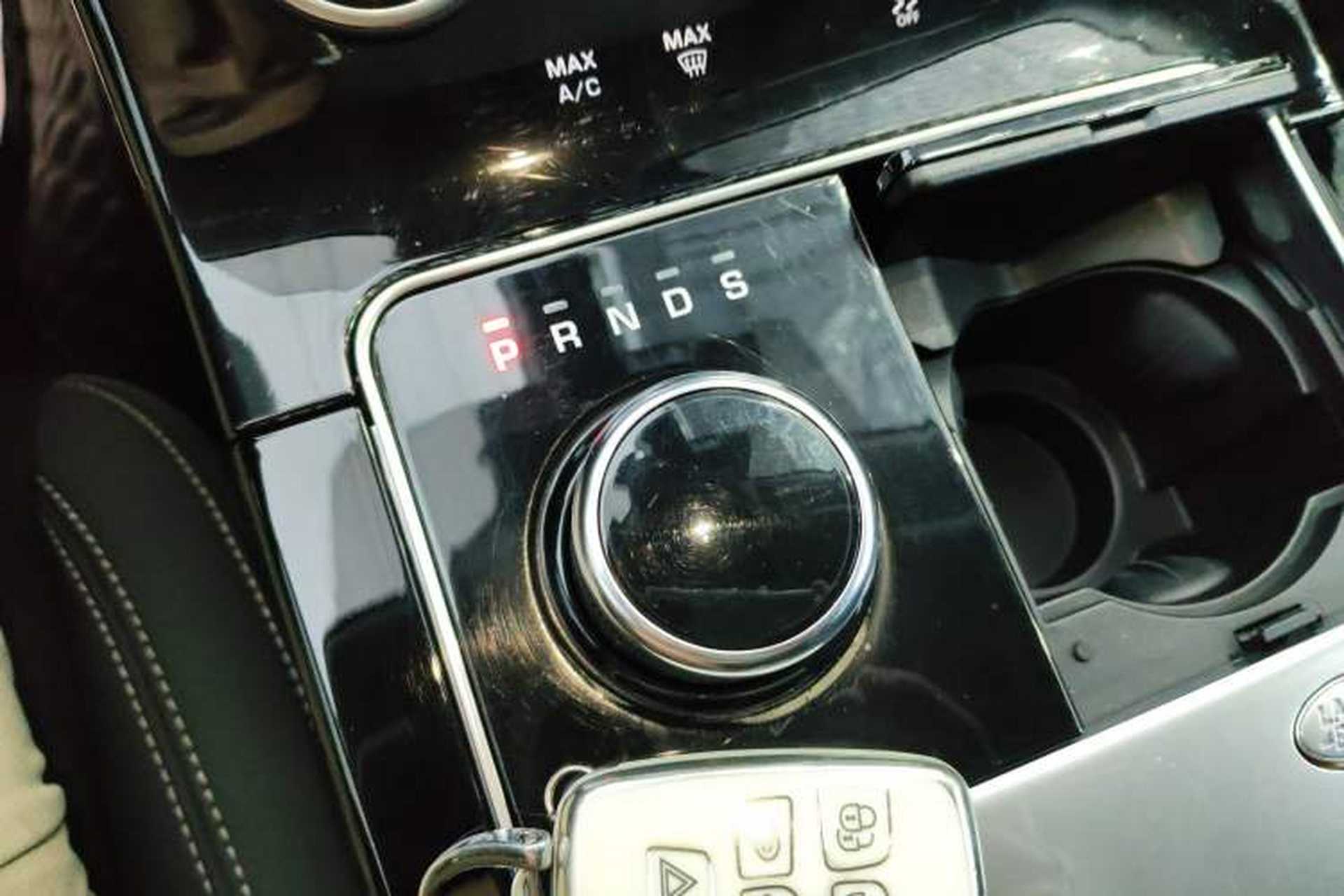 Used Land Rover Range Velar 2019 250 PS Gear Lever