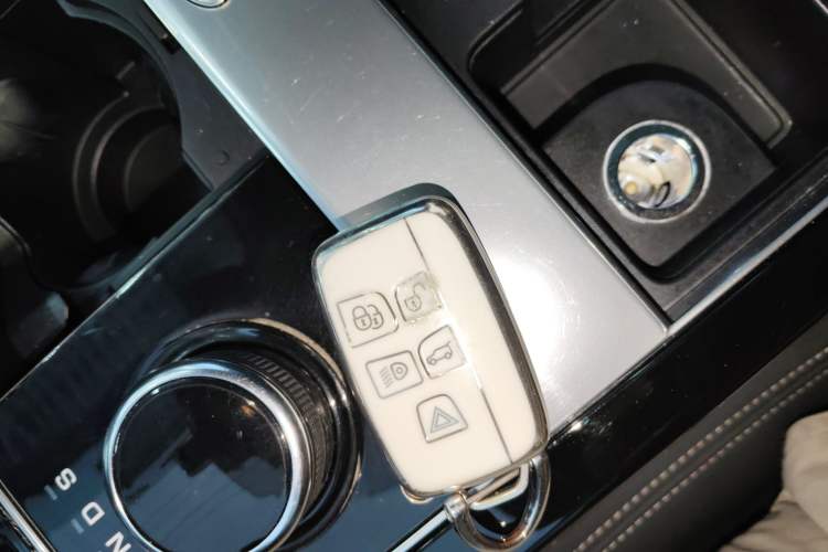 Used Land Rover Range Velar 2019 250 PS Interior 1