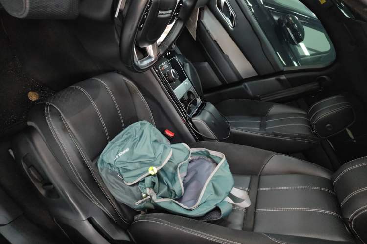Used Land Rover Range Velar 2019 380 PS R-DYNAMIC SE Left Front Seat