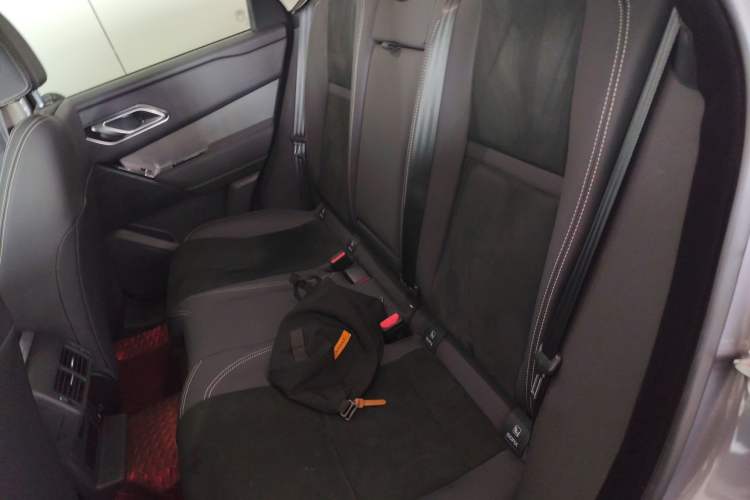 Used Land Rover Range Velar 2019 250 PS Left Rear Seat