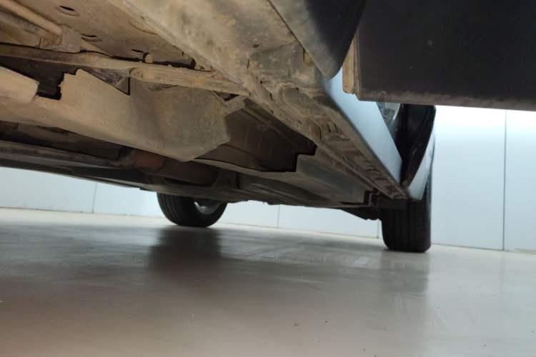 Used Land Rover Range Velar 2019 250 PS Left Side Sill
