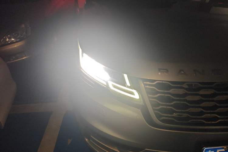 Used Land Rover Range Velar 2019 250 PS R-DYNAMIC S Right Front Headlight
