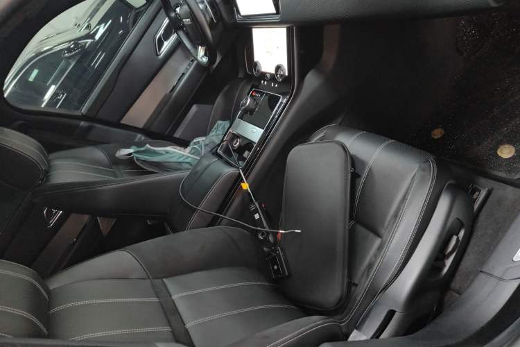 Used Land Rover Range Velar 2019 380 PS R-DYNAMIC SE Right Front Seat