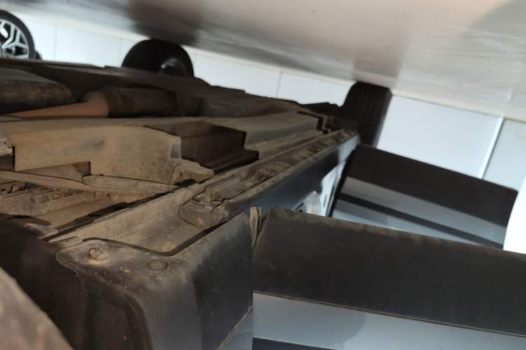 Used Land Rover Range Velar 2019 250 PS Right Side Sill
