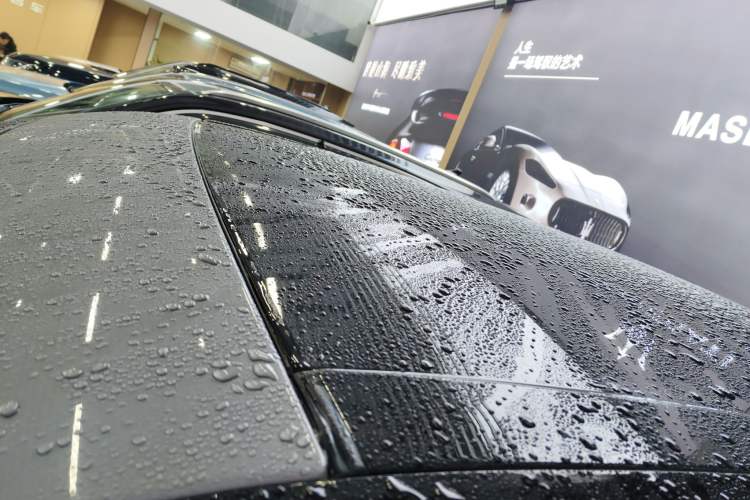 Used Land Rover Range Velar 2019 250 PS Roof