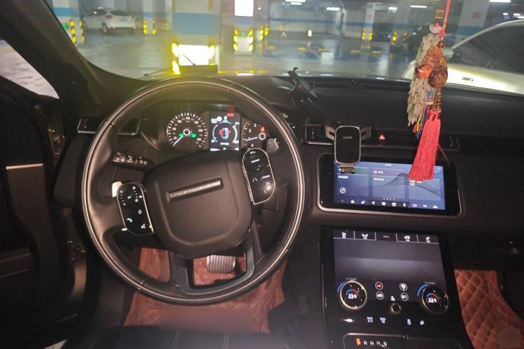 Used Land Rover Range Velar 2019 250 PS R-DYNAMIC S Steering Wheel