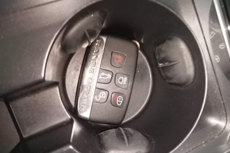 Used Land Rover Range Velar 2019 250 PS Vehicle Key