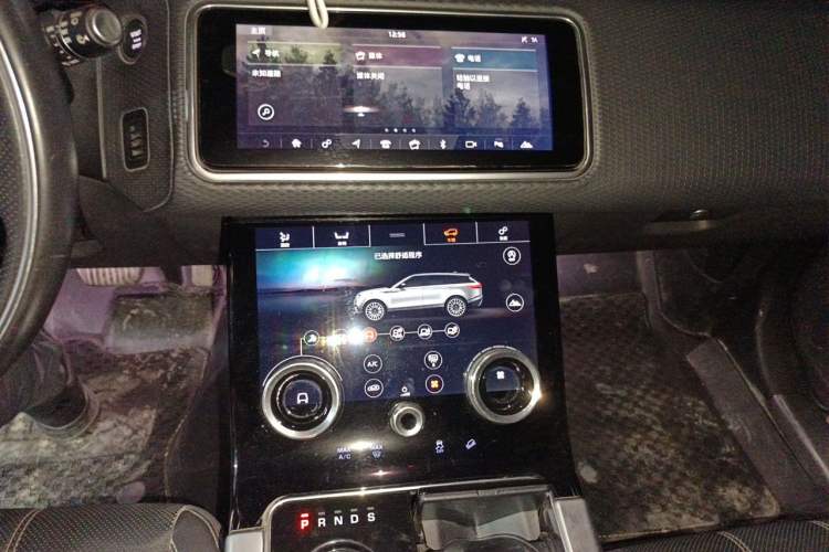 Used Land Rover Range Velar 2019 250 PS R-DYNAMIC S Audio And AC Panel