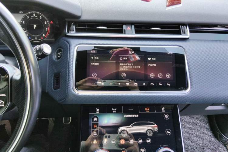 Used Land Rover Range Velar 2019 380 PS R-DYNAMIC SE Audio And AC Panel