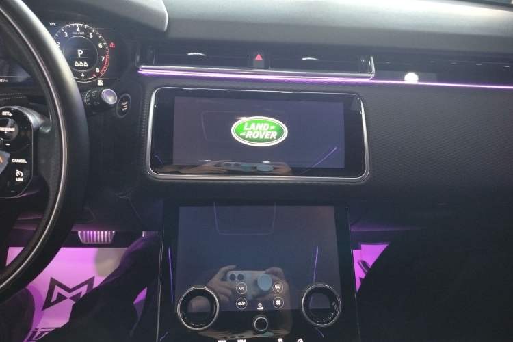 Used Land Rover Range Velar 2019 250 PS R-DYNAMIC S Audio And AC Panel