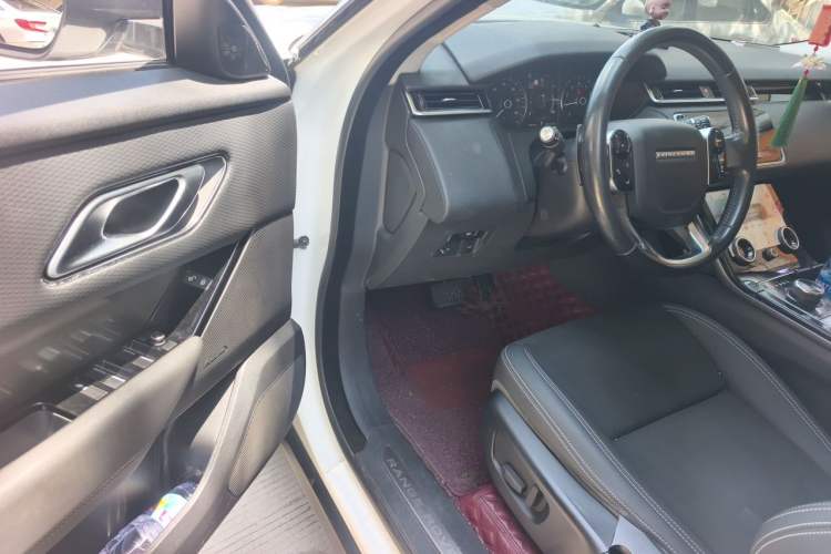 Used Land Rover Range Velar 2019 250 PS Driver Seat