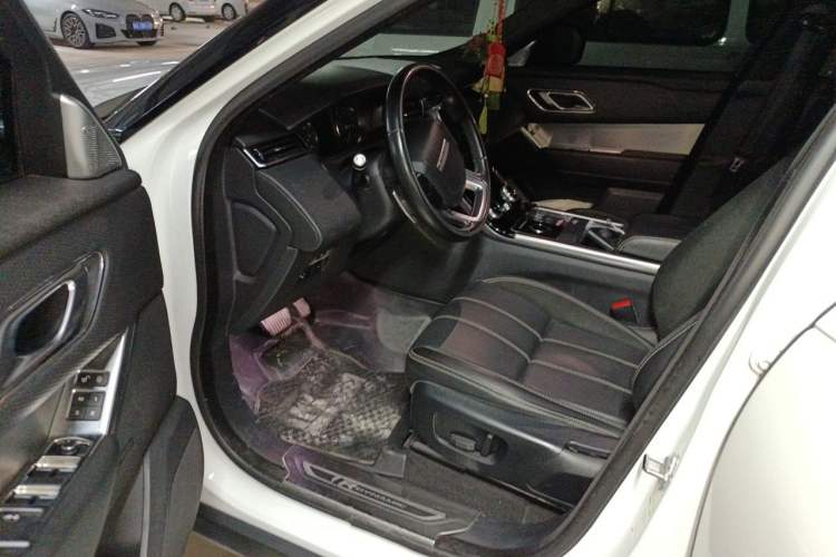 Used Land Rover Range Velar 2019 250 PS R-DYNAMIC S Driver Seat