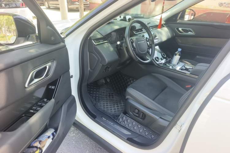Used Land Rover Range Velar 2019 250 PS Driver Seat